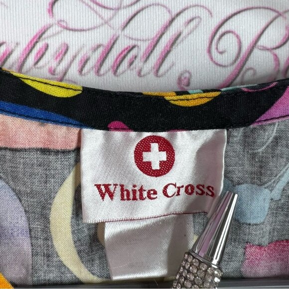 White Cross scrub tshirt cats rainbow ombrΓ© Multicolor Cat Print Scrub Top - Picture 8 of 11